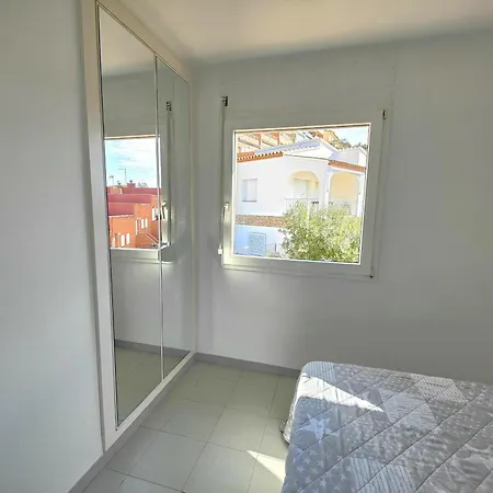 Appartement 3140 Rocmar 7 5-a, Excelente Situacion Frente Al Puerto Pesquero Y Con Vista A La Bahia. Ultima Planta Del Edificio. Gran Parking Publico Delante. - Es-258-9 Roses