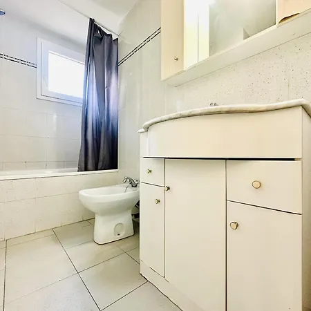 Appartement 3140 Rocmar 7 5-a, Excelente Situacion Frente Al Puerto Pesquero Y Con Vista A La Bahia. Ultima Planta Del Edificio. Gran Parking Publico Delante. - Es-258-9 *